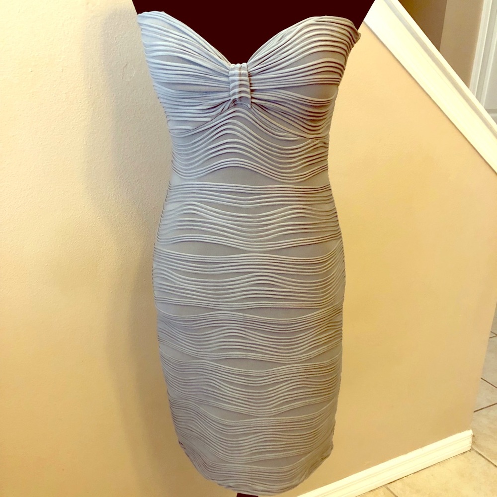 ✨✨NEW LISTING✨✨STRAPLESS GRAY BODYCON DRESS
